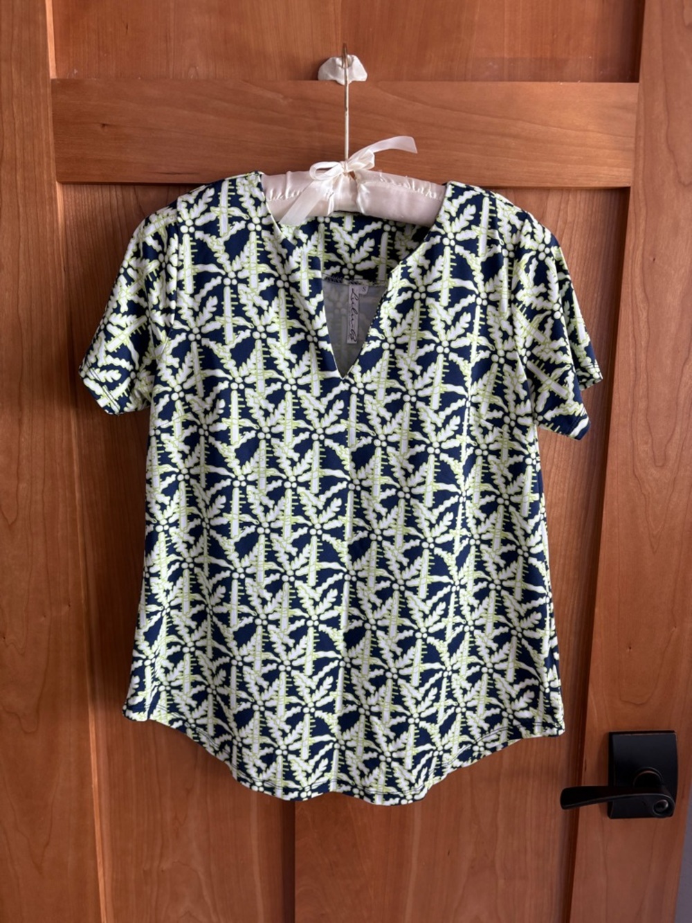 Lulu B Patterned V-Neck Short Sleeve Top in Navy and Lime